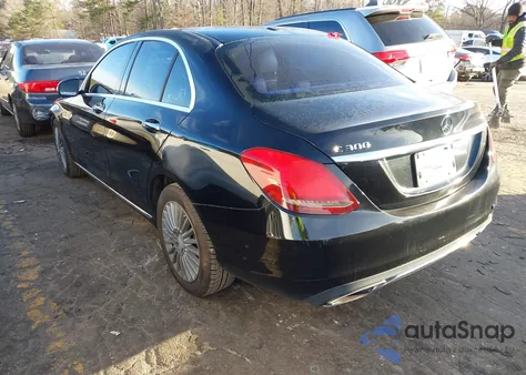 2015 Mercedes-Benz C 300 4Matic/Luxury 4Matic/Sport 4Matic из США, поврежденный, VIN 55SWF4KB0FU010423